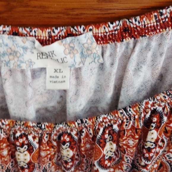 Women's Paisley Off-Shoulder Top - Picture 2 of 4